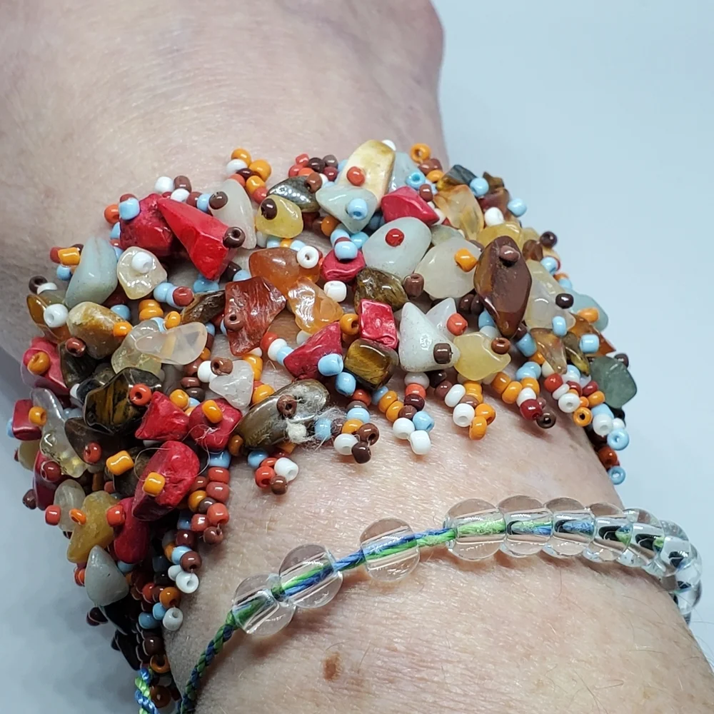 🌺 Gorgeous Vintage Carpet Bracelet - Picture 4 of 6